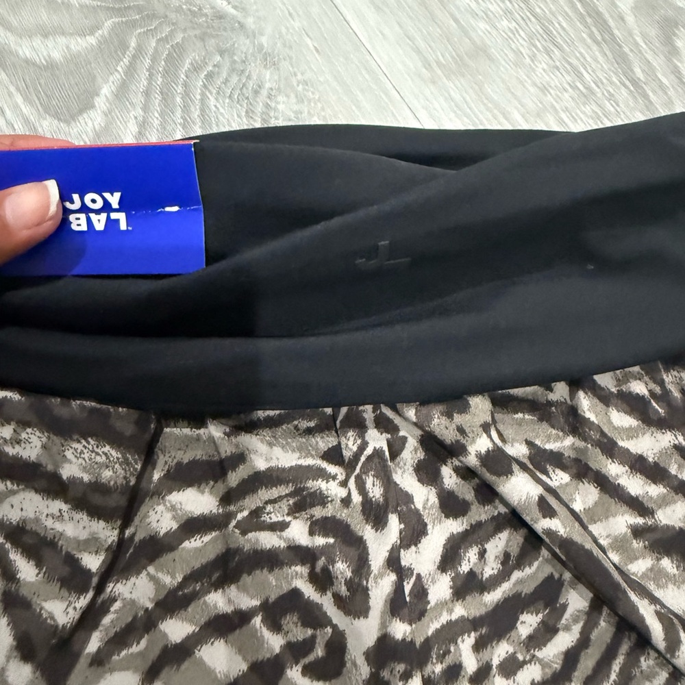 Women's Mid-Rise Foldover Waistband Woven Shorts 2" - JoyLab Animal Print XS - Picture 9 of 9